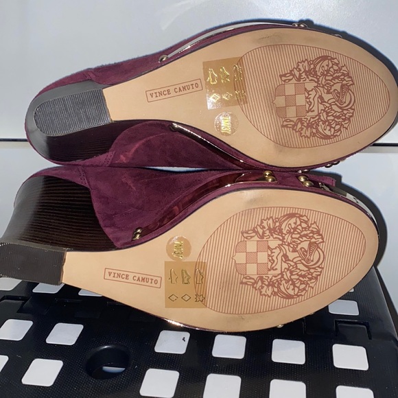 Brand new Burgundy, Vince Camuto open toe platform with gold plated accents. - Picture 5 of 5